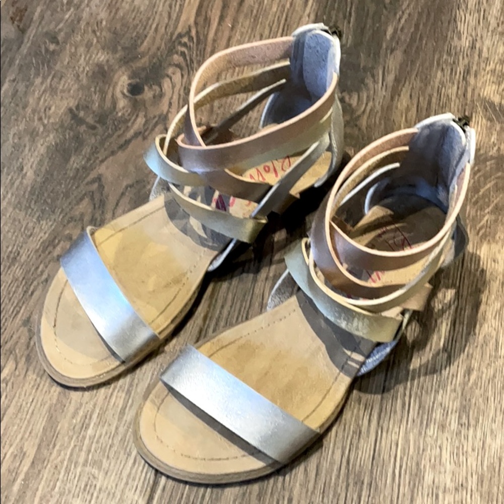 Metallic straps gladiator-style sandal! Worn once!